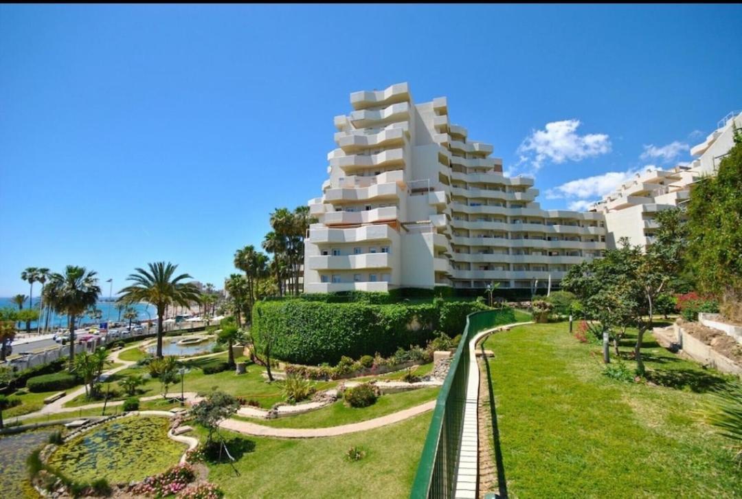 El Estudio De La Playa Benalbeach Vistas Al Mar Benalmadena Exterior photo