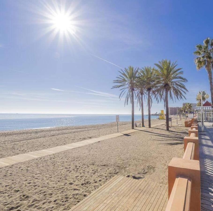El Estudio De La Playa Benalbeach Vistas Al Mar Benalmadena Exterior photo
