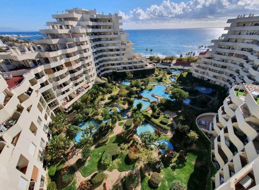 El Estudio De La Playa Benalbeach Vistas Al Mar Benalmadena Exterior photo