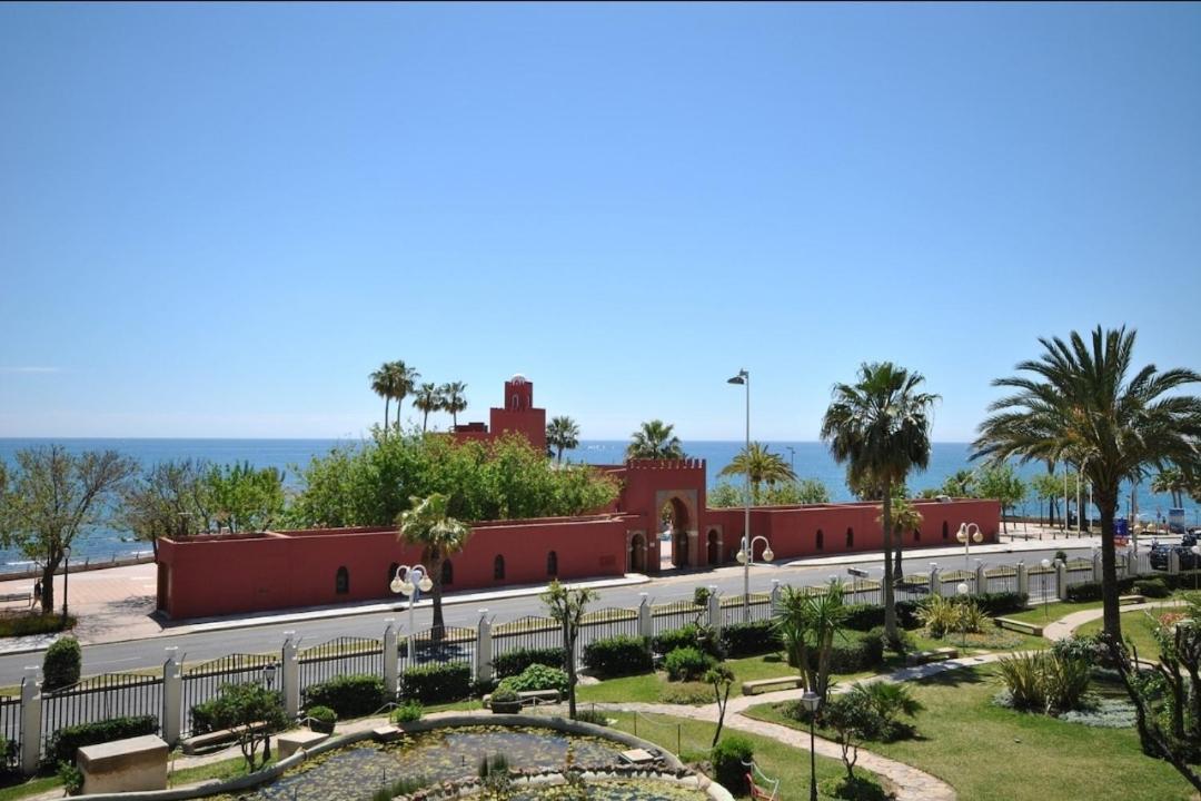 El Estudio De La Playa Benalbeach Vistas Al Mar Benalmadena Exterior photo