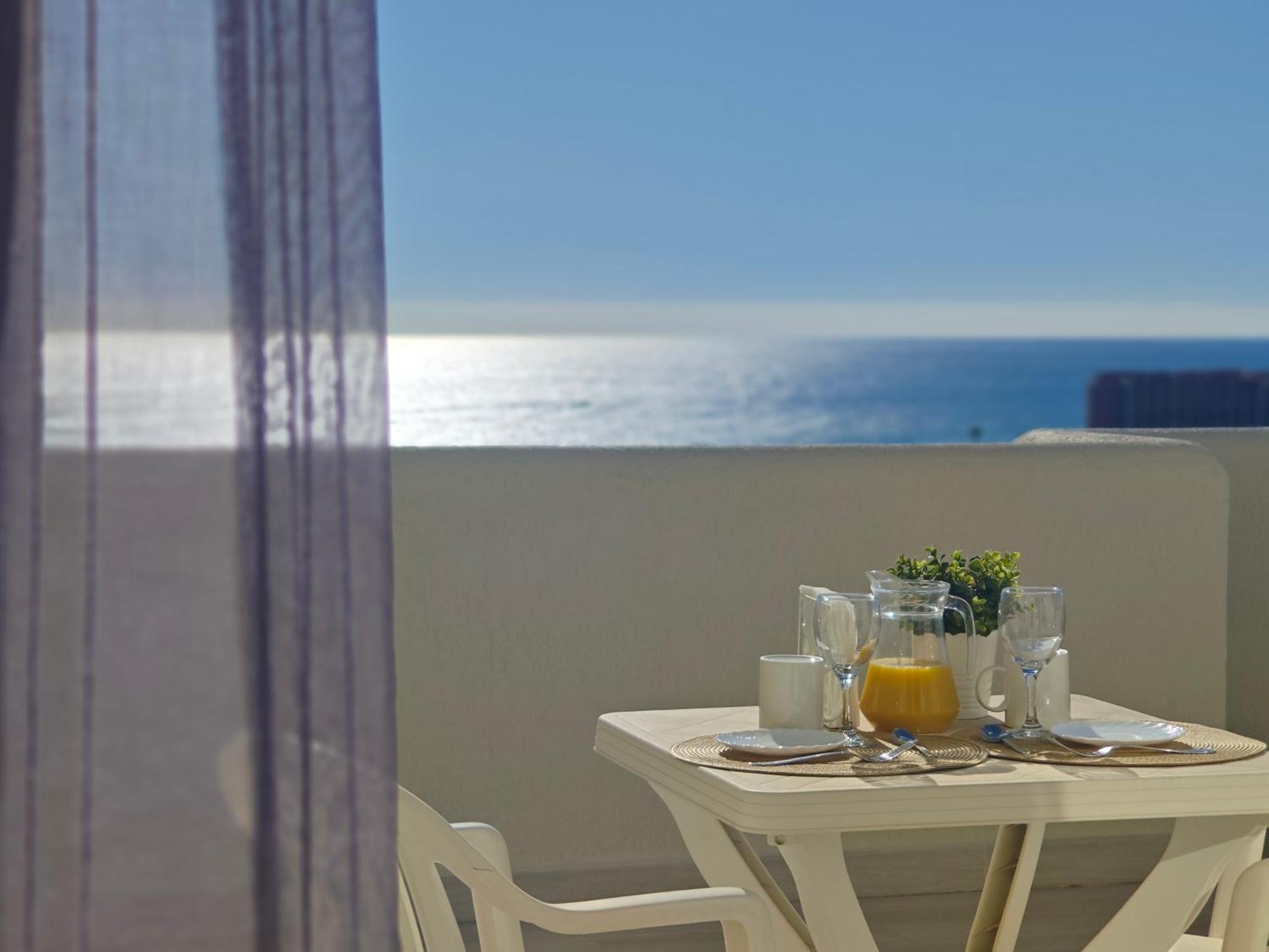 El Estudio De La Playa Benalbeach Vistas Al Mar Benalmadena Exterior photo