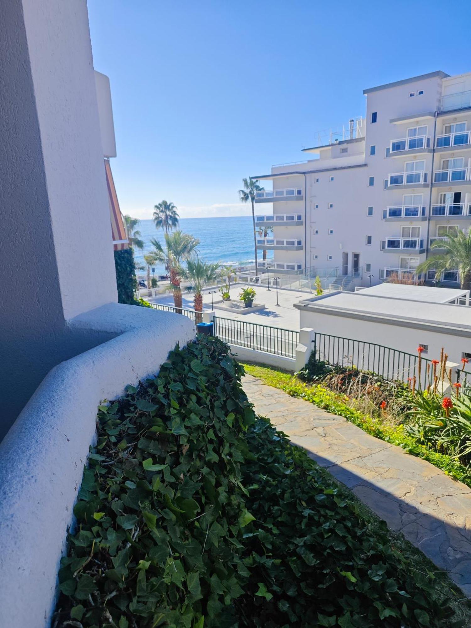 El Estudio De La Playa Benalbeach Vistas Al Mar Benalmadena Exterior photo